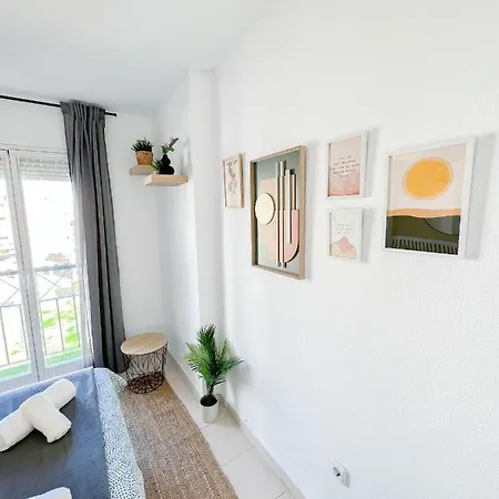 Cozy With Pool 토레몰리노스