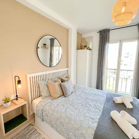 Cozy With Pool 아파트